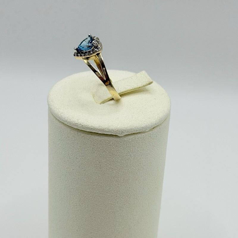 14K Gold Ring with Heart Shape Design